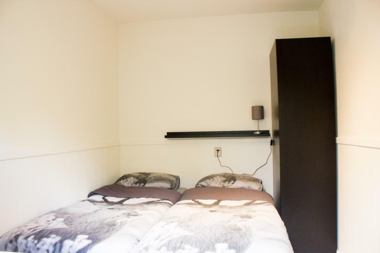 Knusse 5 Persoons Bungalow Hartje Veluwe Otterlo Bagian luar foto