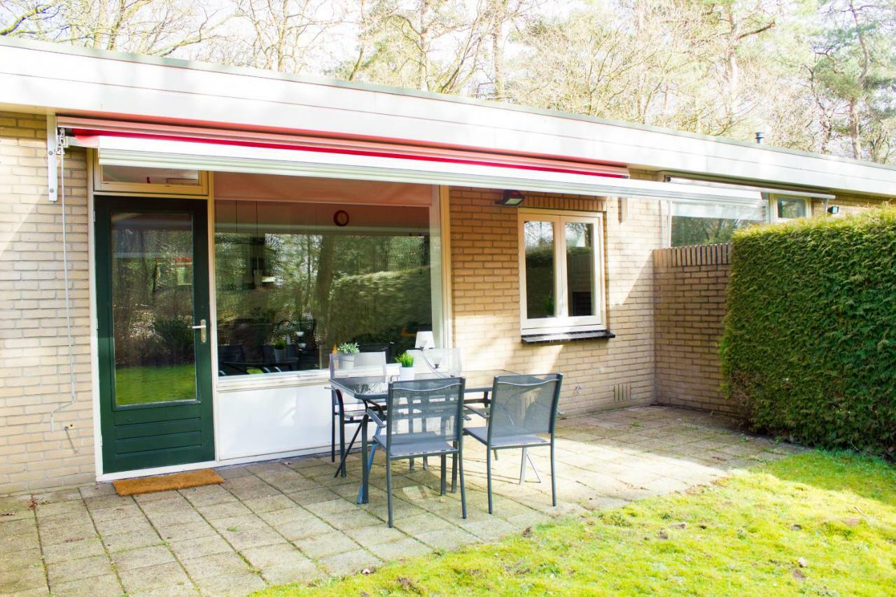 Knusse 5 Persoons Bungalow Hartje Veluwe Otterlo Bagian luar foto